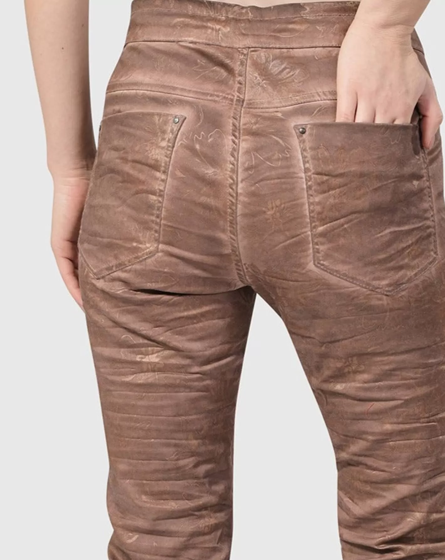 Distressed Iconic Stretch Jeans, Brown Wash-ALEMBIKA Hot