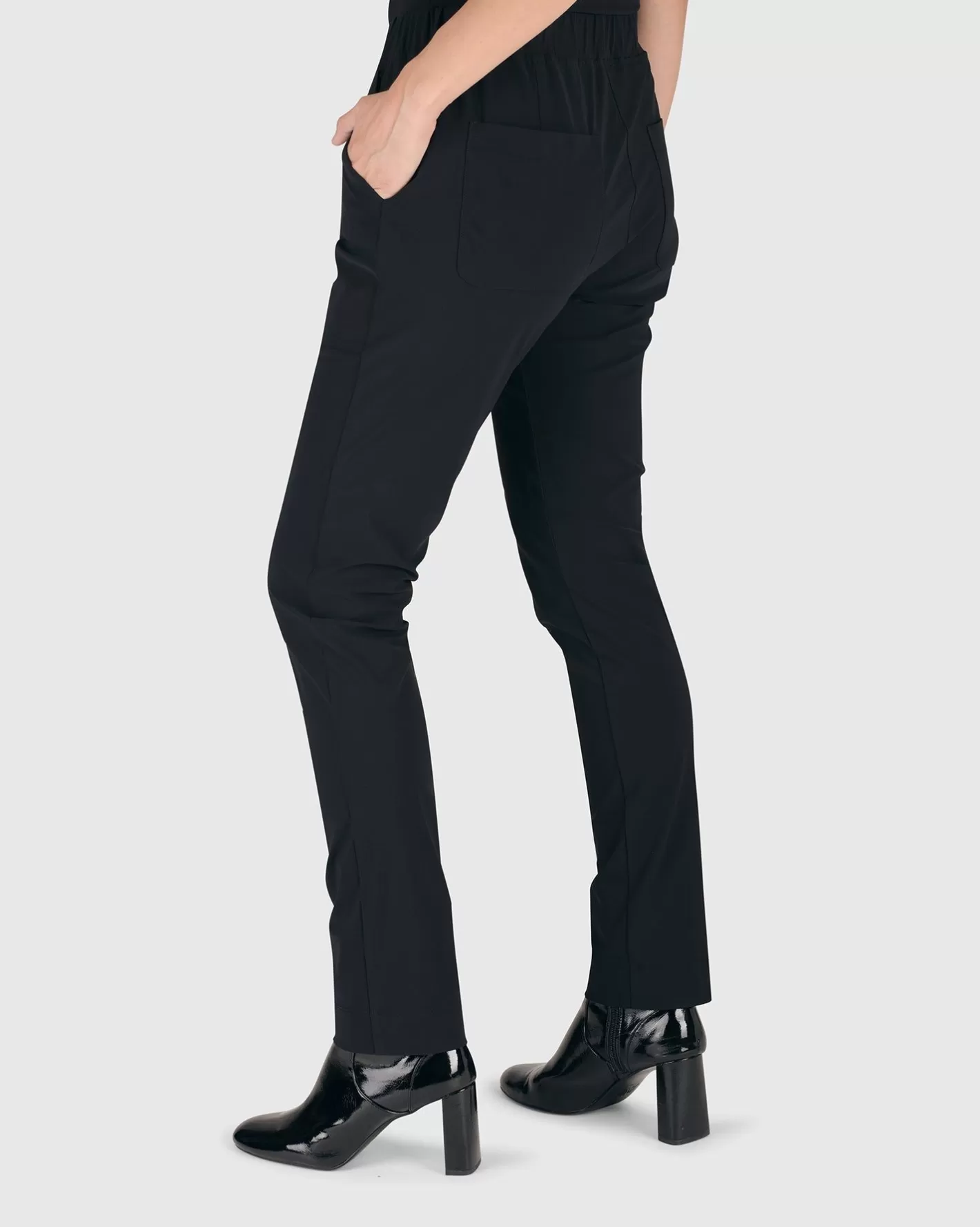 Essential Tekbika J-Pocket Slim Pants, Black-ALEMBIKA Hot