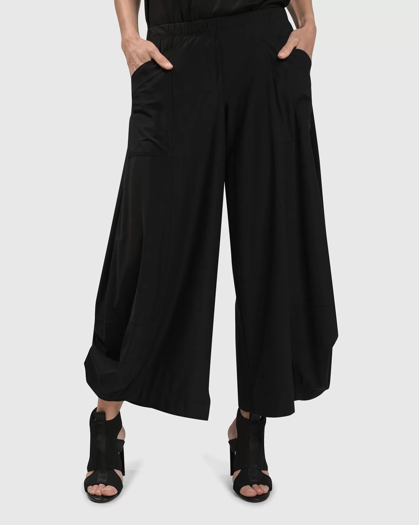 Essential Tekbika Pocket Punto Pants, Black-ALEMBIKA Flash Sale