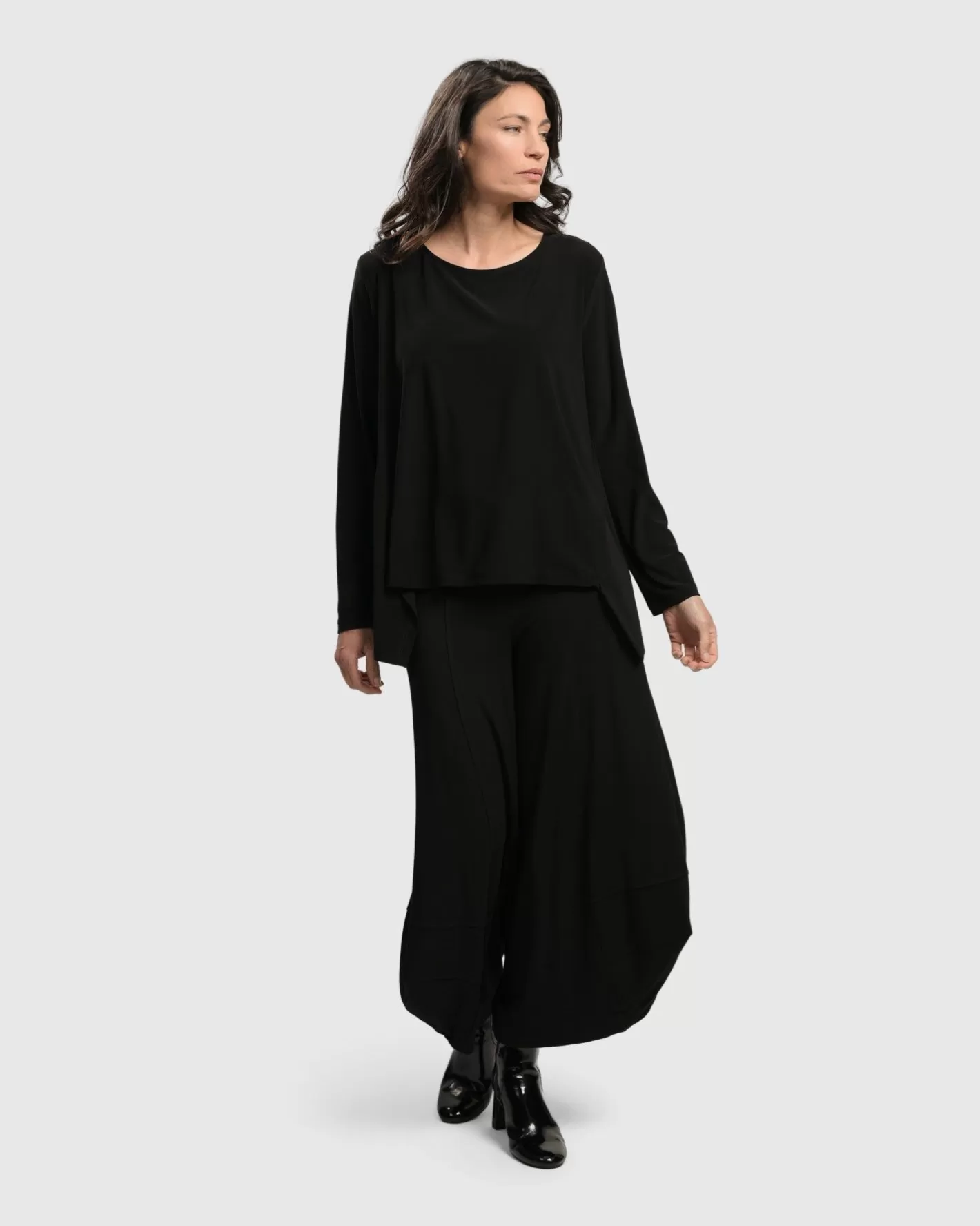 Essential Ultimate Top, Black-ALEMBIKA Flash Sale