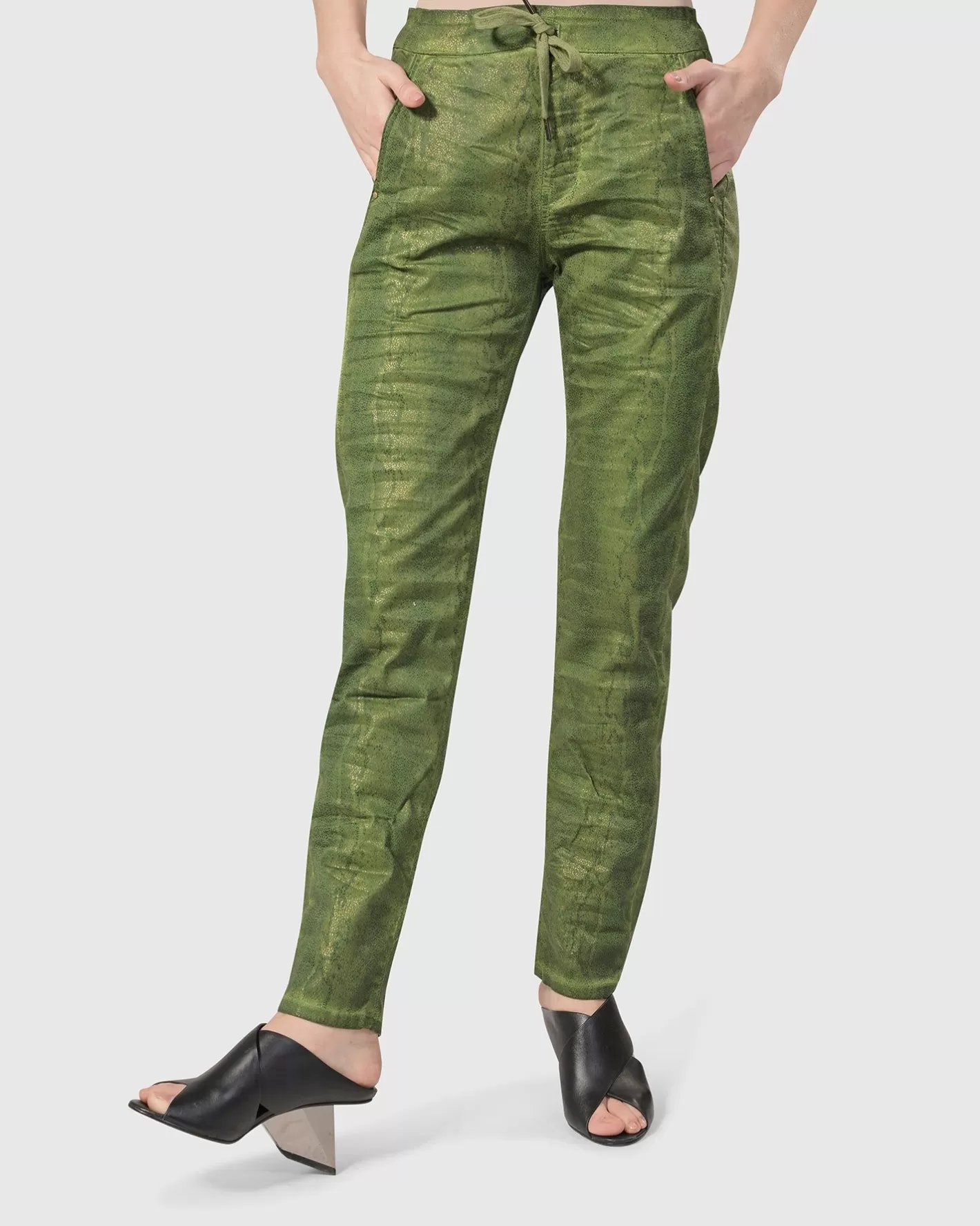 Fearless Iconic Stretch Jeans, Green-ALEMBIKA New