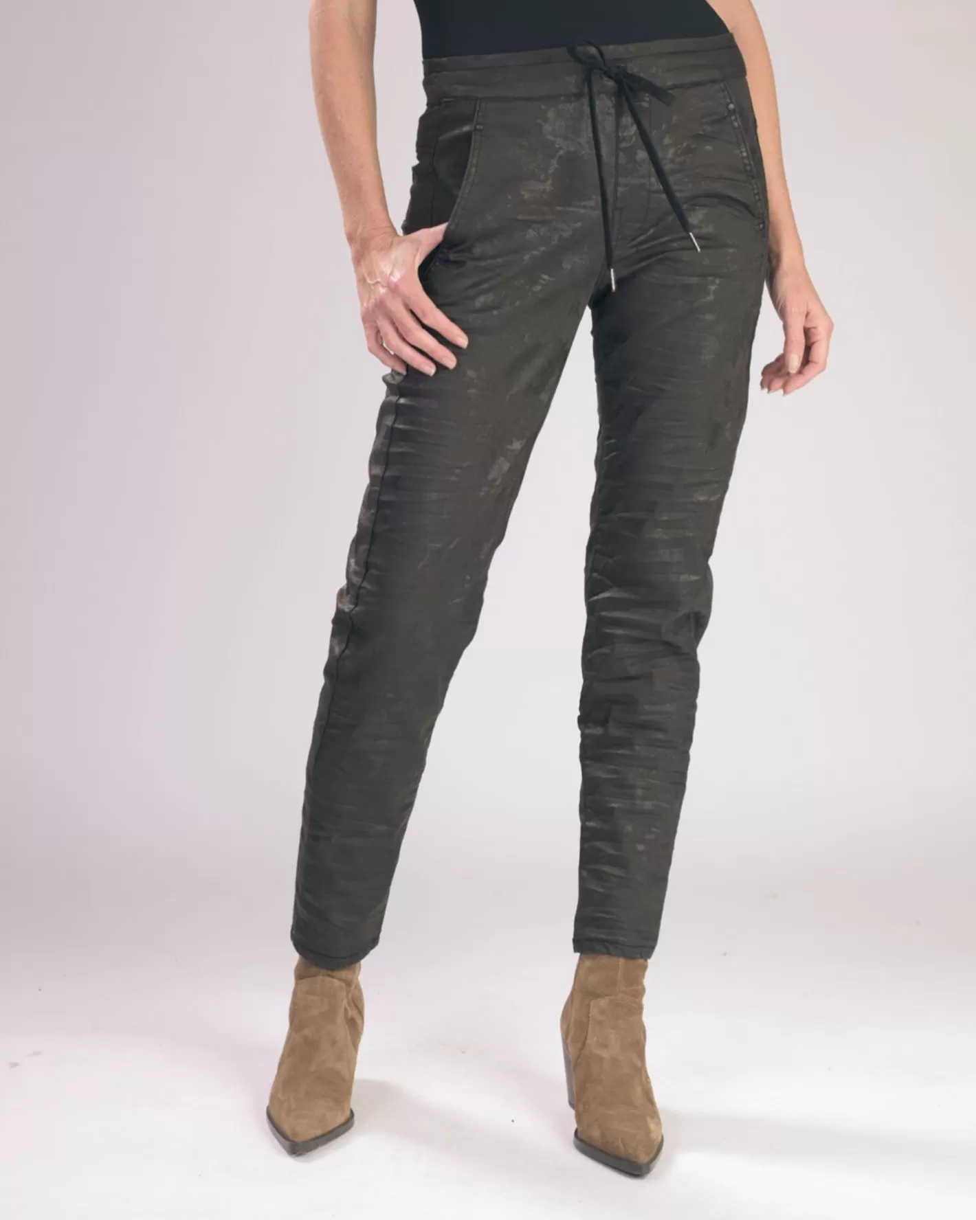 Floral Iconic Stretch Jeans, Chocolate-ALEMBIKA Best Sale