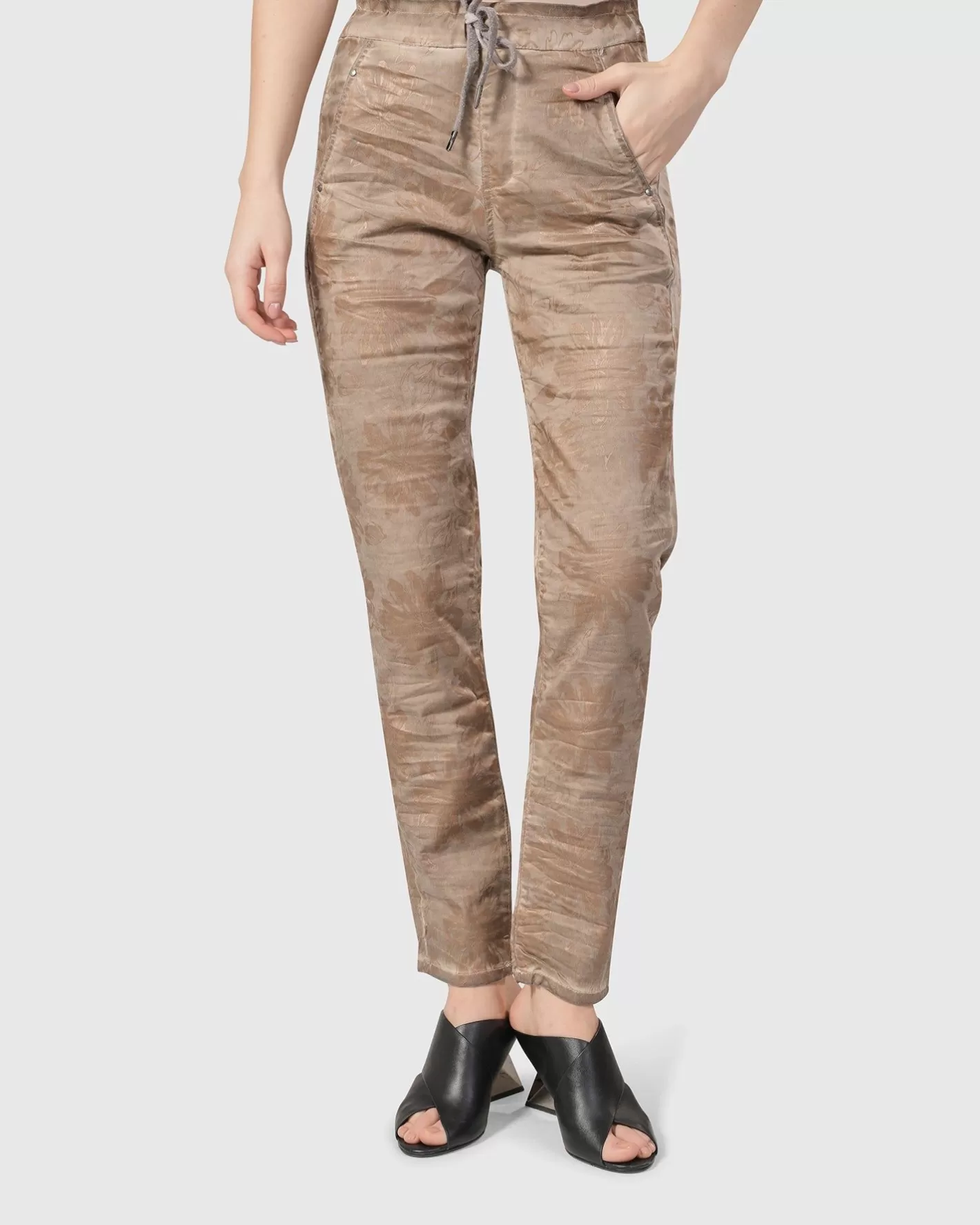 Floral Iconic Stretch Jeans, Gold Wash-ALEMBIKA Online