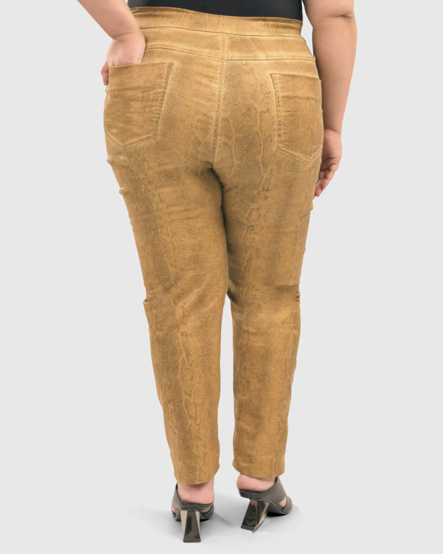 Leo Iconic Stretch Jeans, Honey 1X-3X-ALEMBIKA Shop