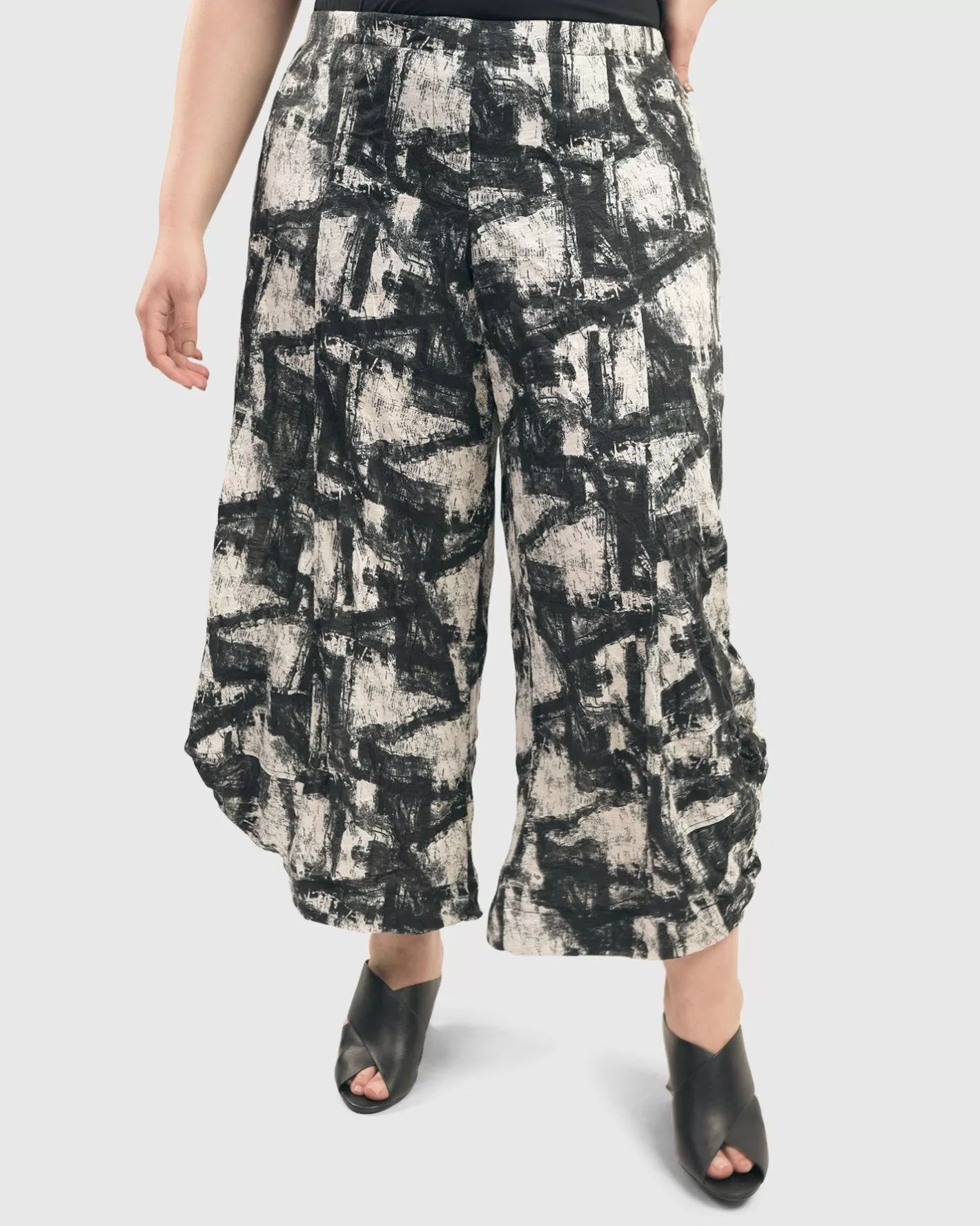 Marble Crinkle Punto Pants, Black-ALEMBIKA Best