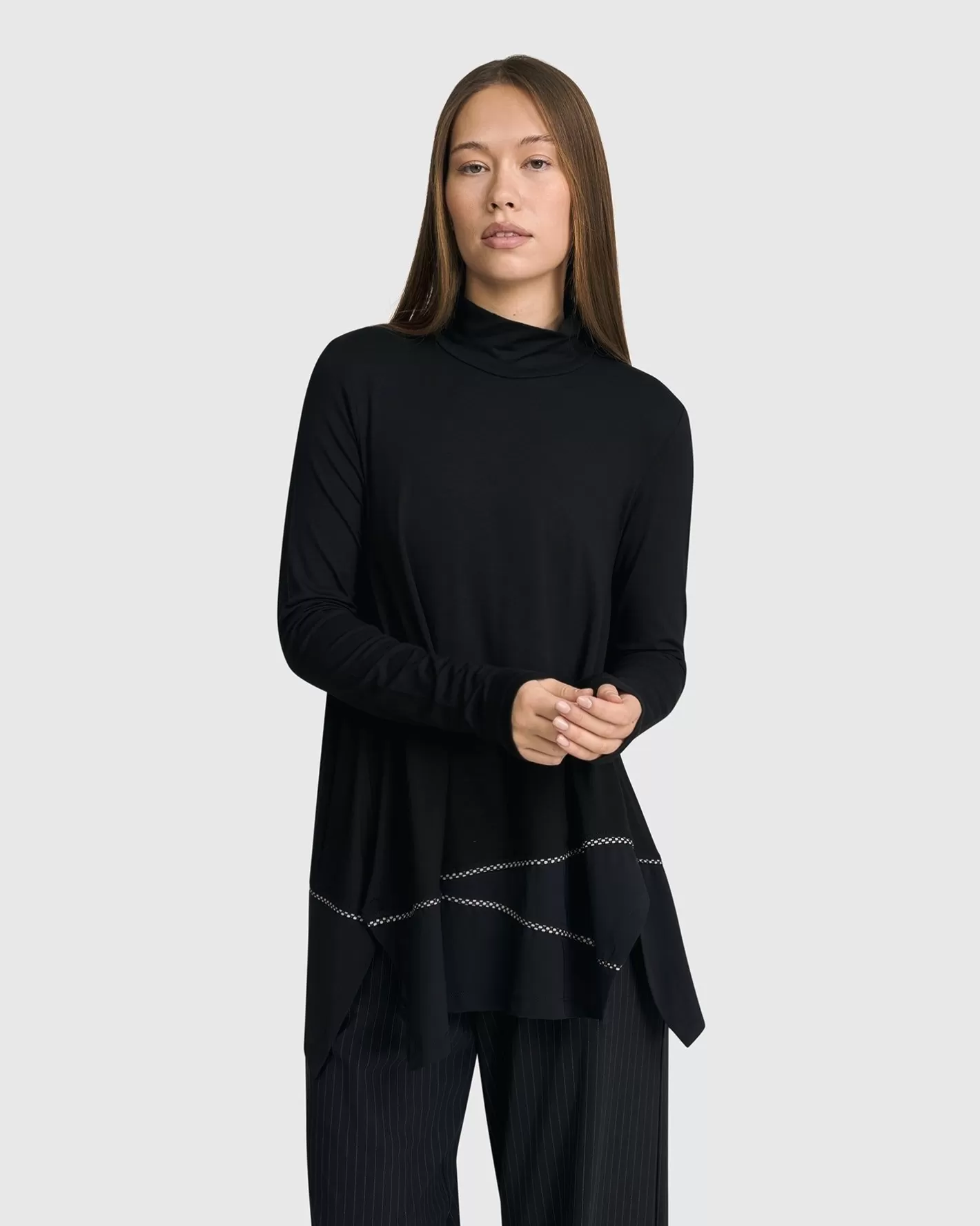 Mazzy Mockneck Top, Black-ALEMBIKA New