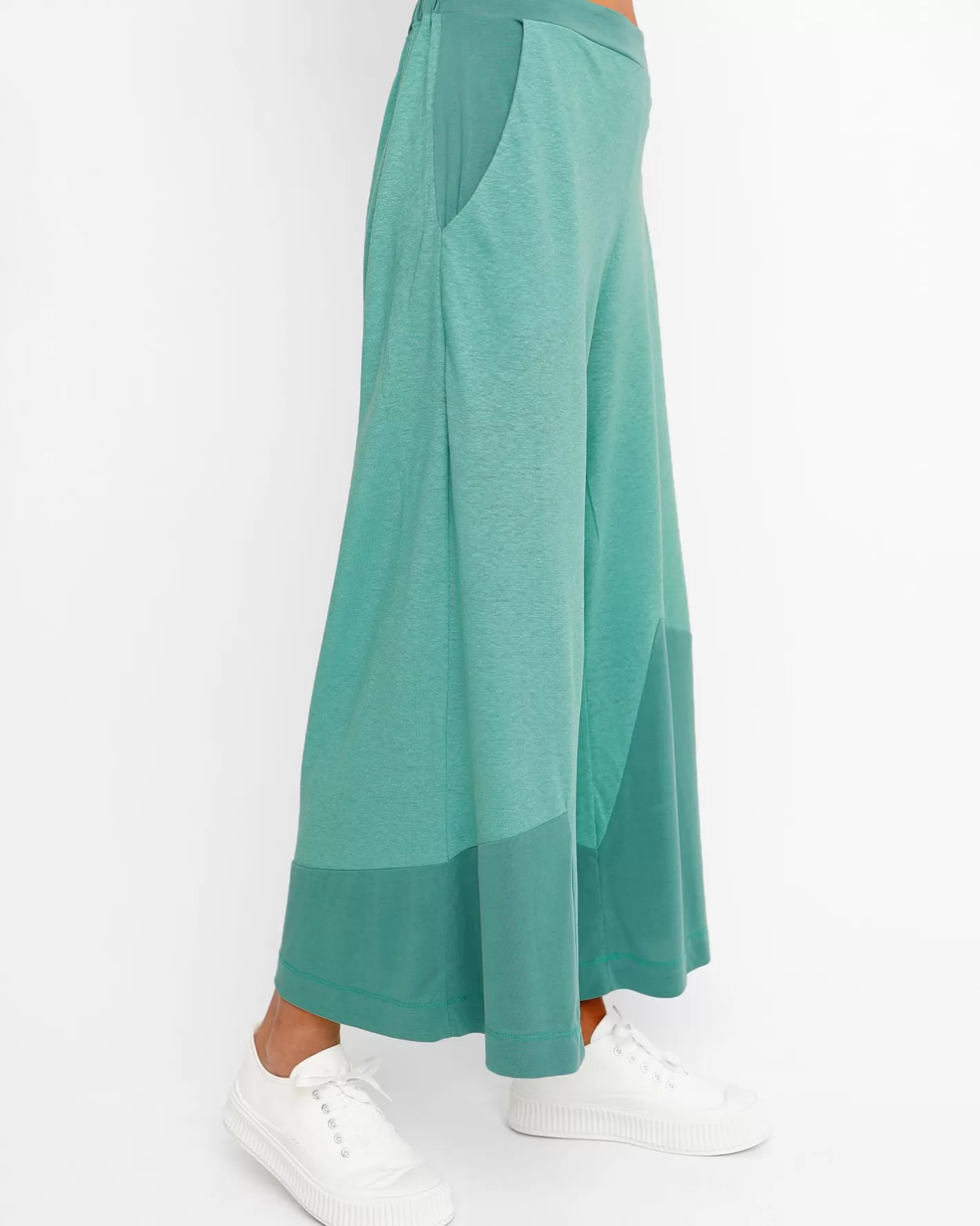 Ozai N Ku Cropped Wide Leg Pants, Green-ALEMBIKA Clearance