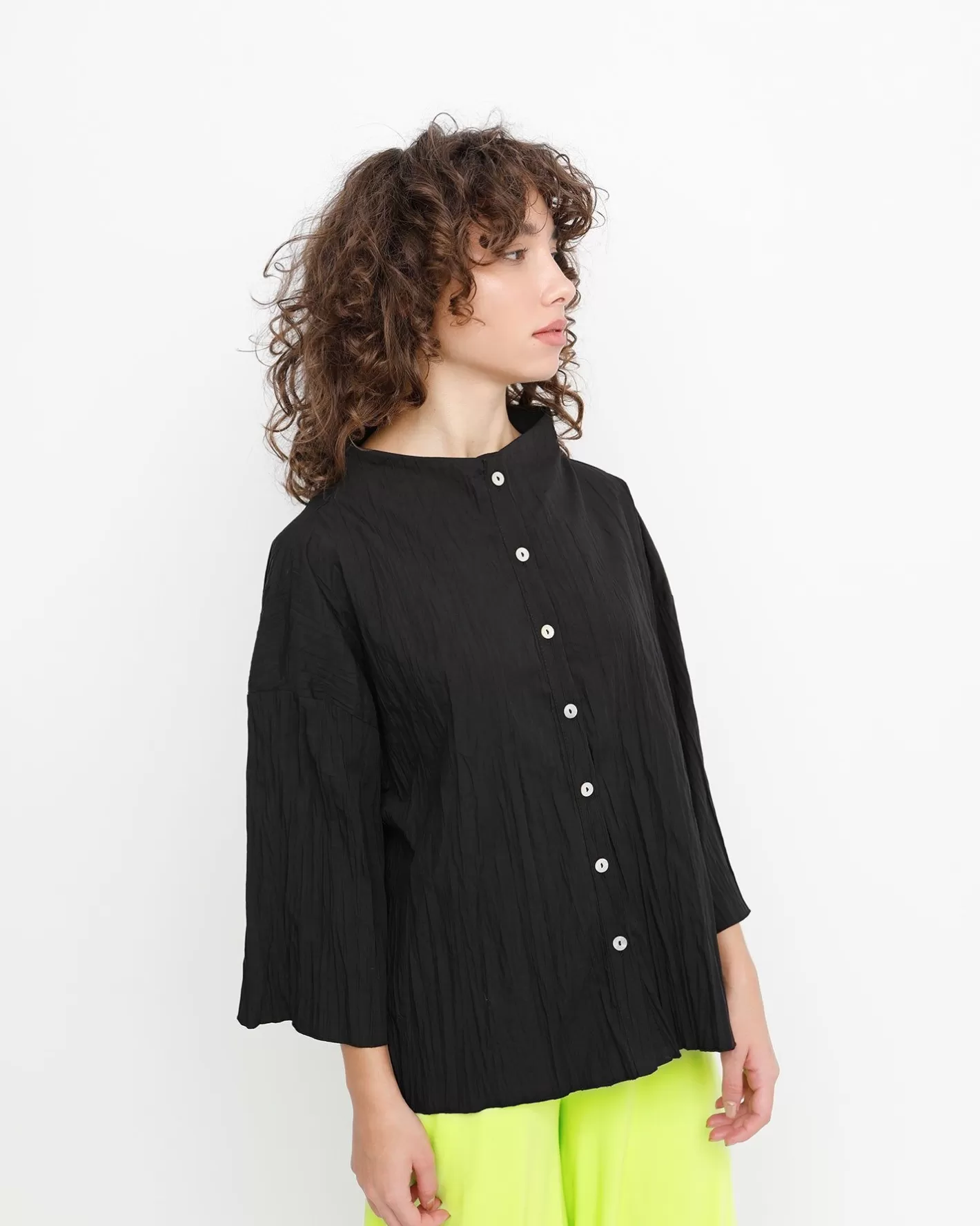 Ozai N Ku Pleated Crinkle Funnel Top, Black-ALEMBIKA Best Sale