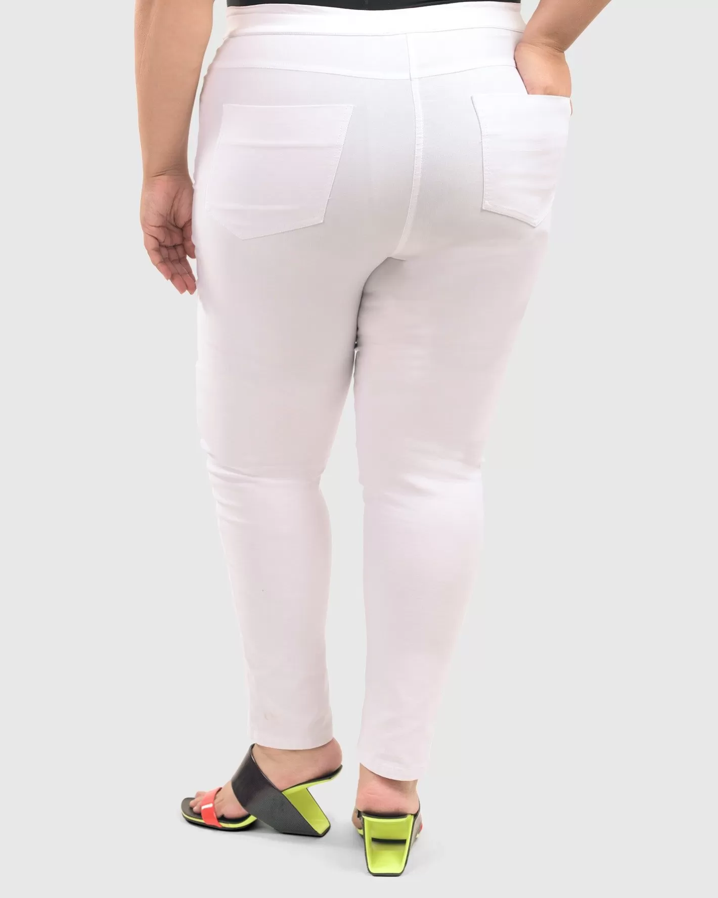 Perfect Skinny Jeans, White-ALEMBIKA Clearance