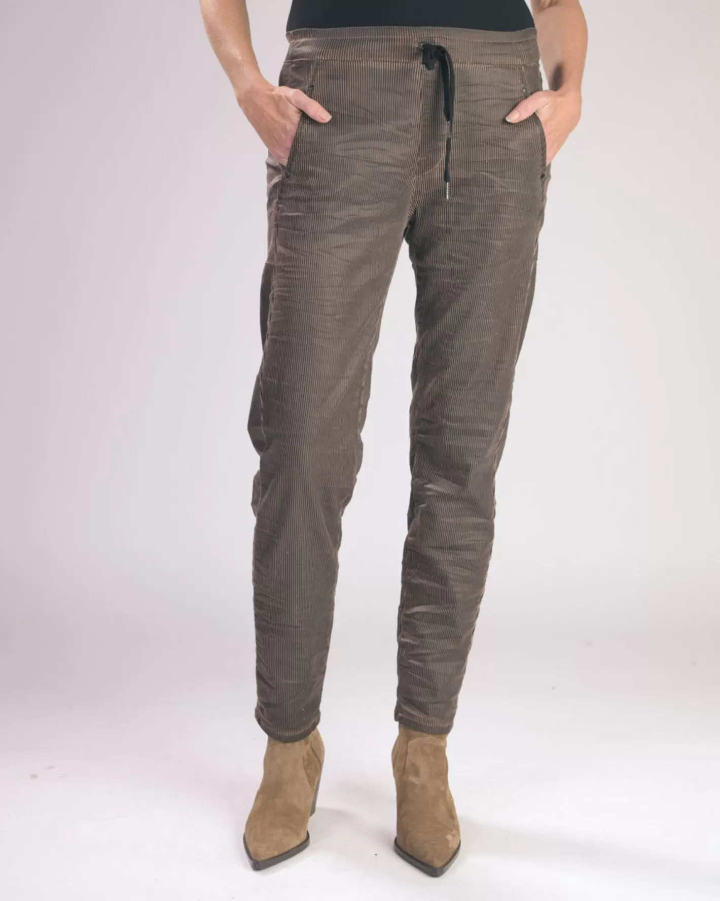 Pinstripe Iconic Stretch Jeans, Brown-ALEMBIKA New