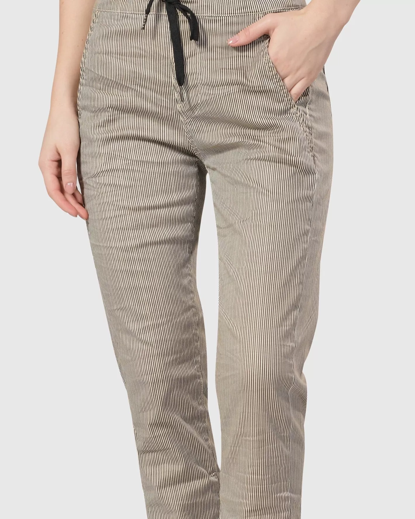 Pinstripe Iconic Stretch Jeans, Khaki-ALEMBIKA Store