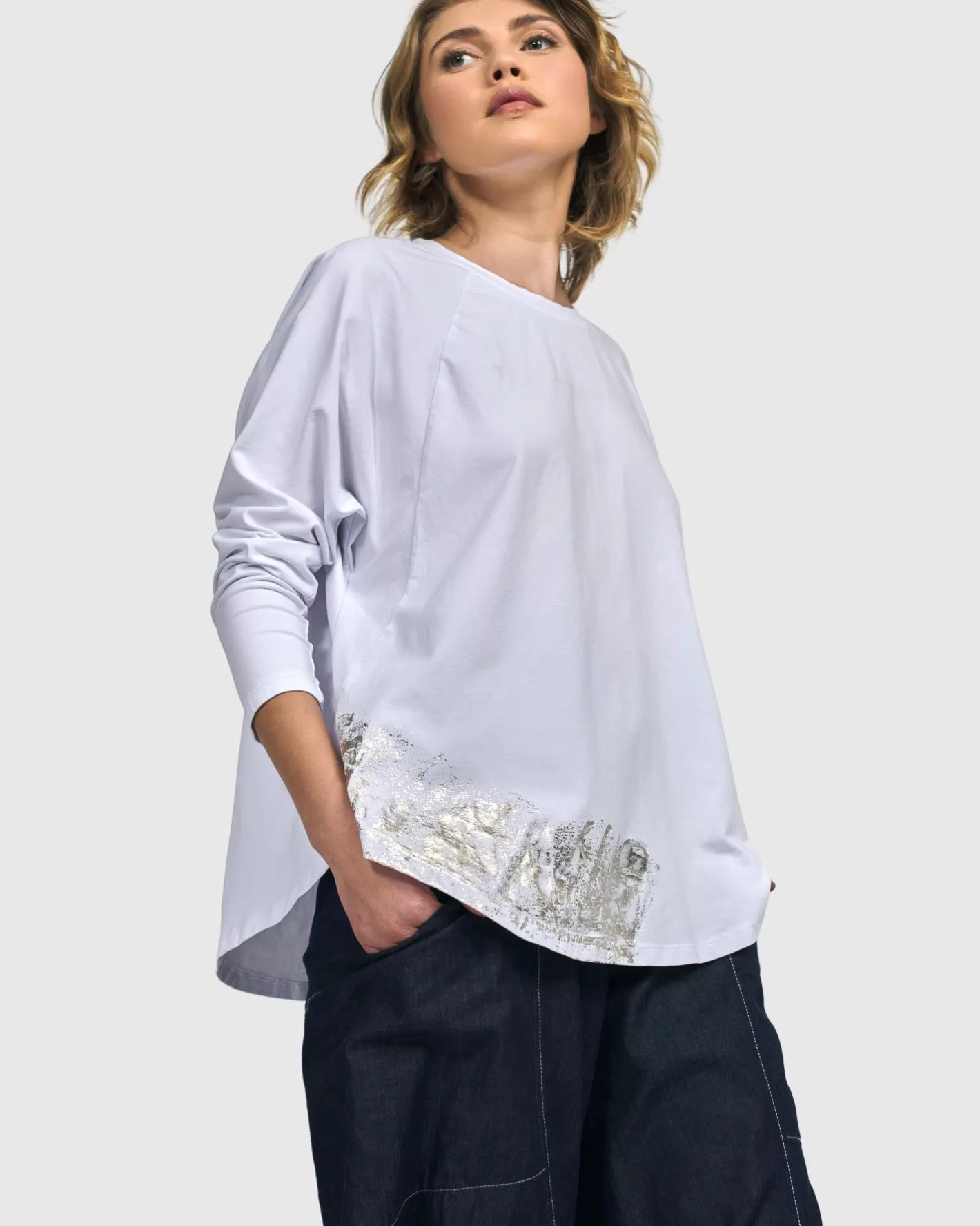 Sacramento Relaxed Top, White-ALEMBIKA Fashion