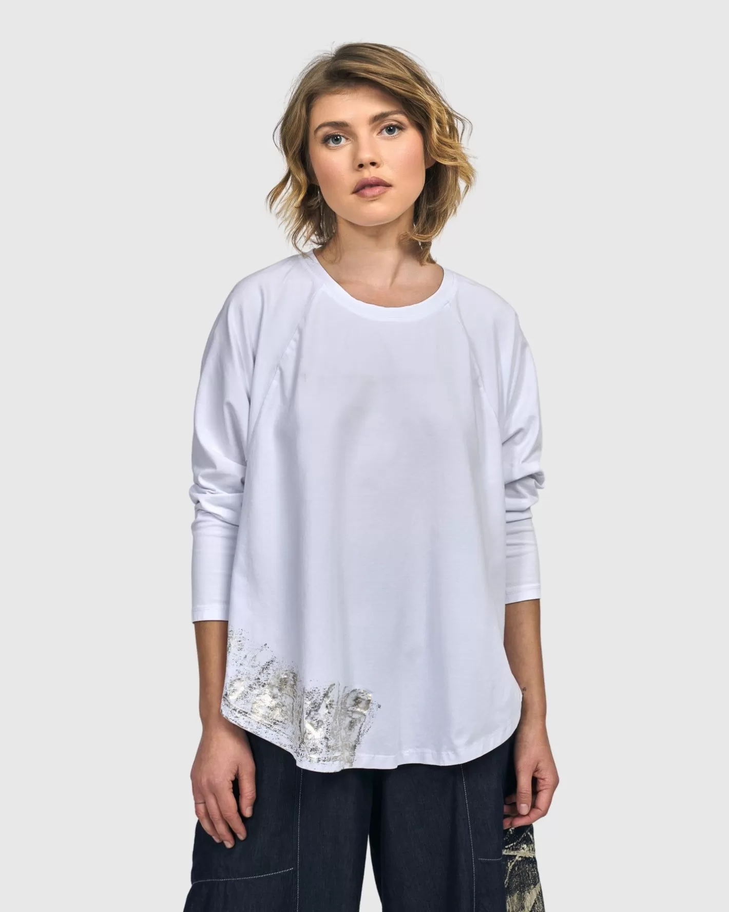 Sacramento Relaxed Top, White-ALEMBIKA Fashion