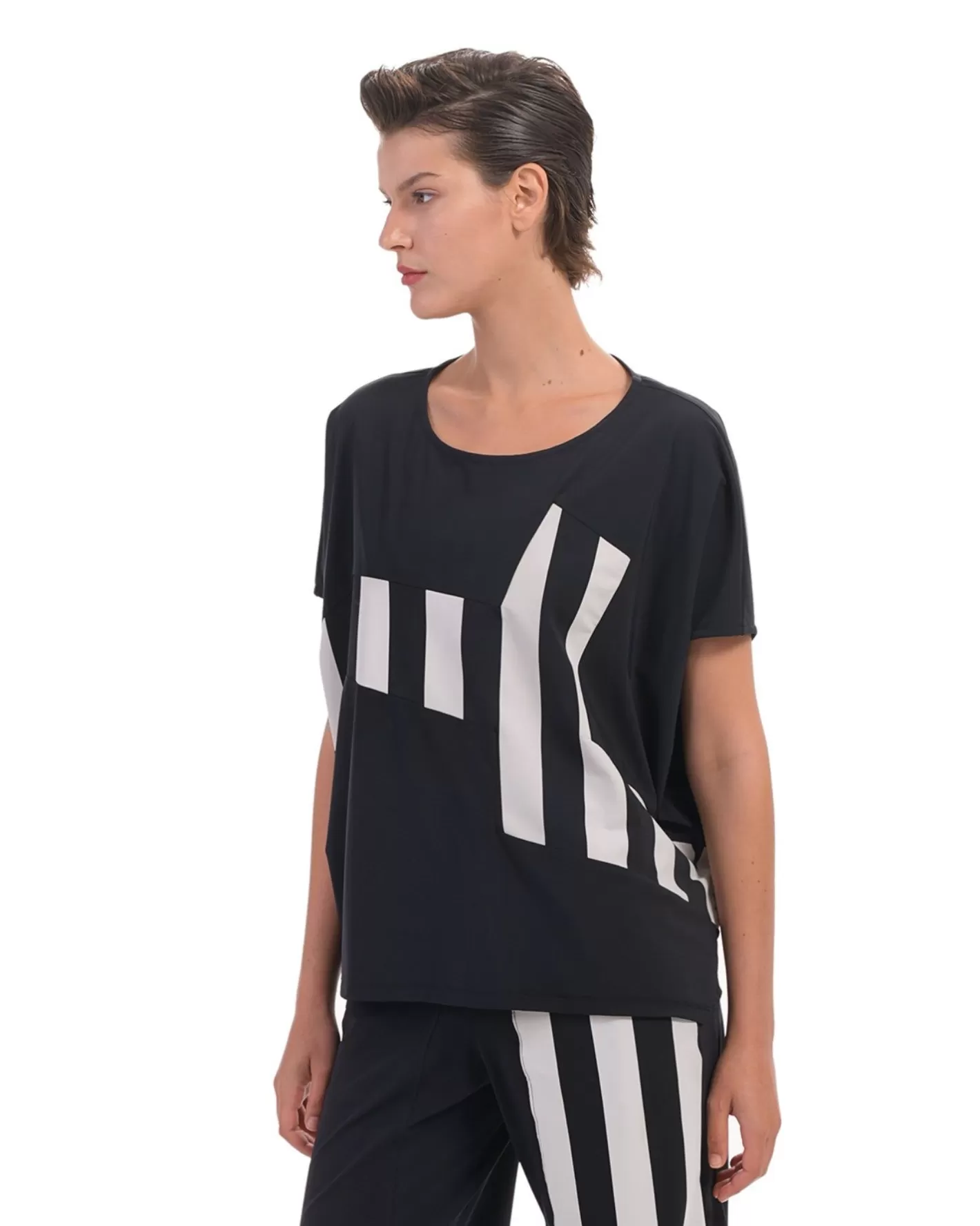 Tekbika Relaxed Tee, Columns-ALEMBIKA Best