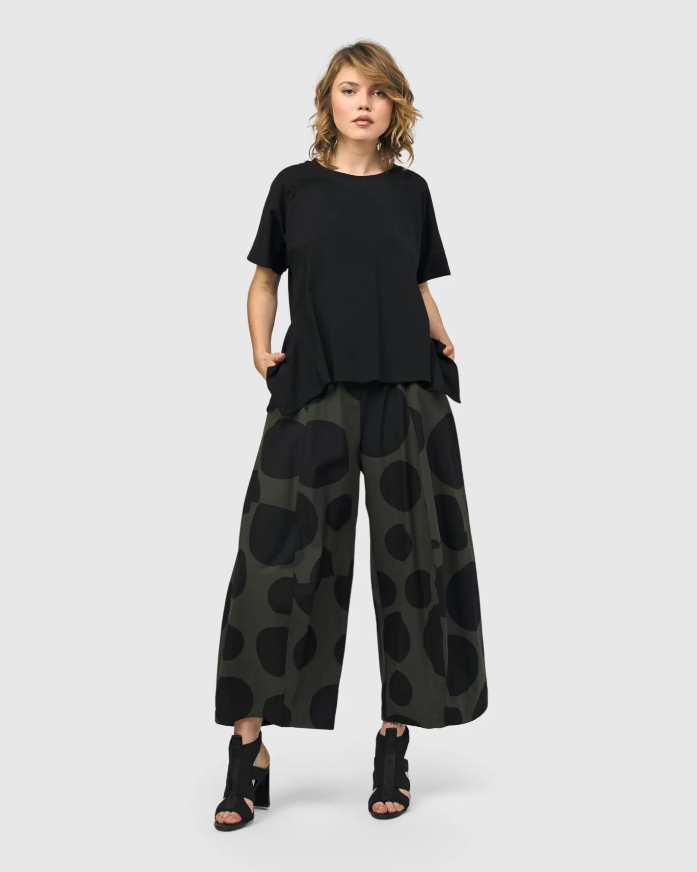 Urban Akira Balloon Pants, Khaki-ALEMBIKA Flash Sale