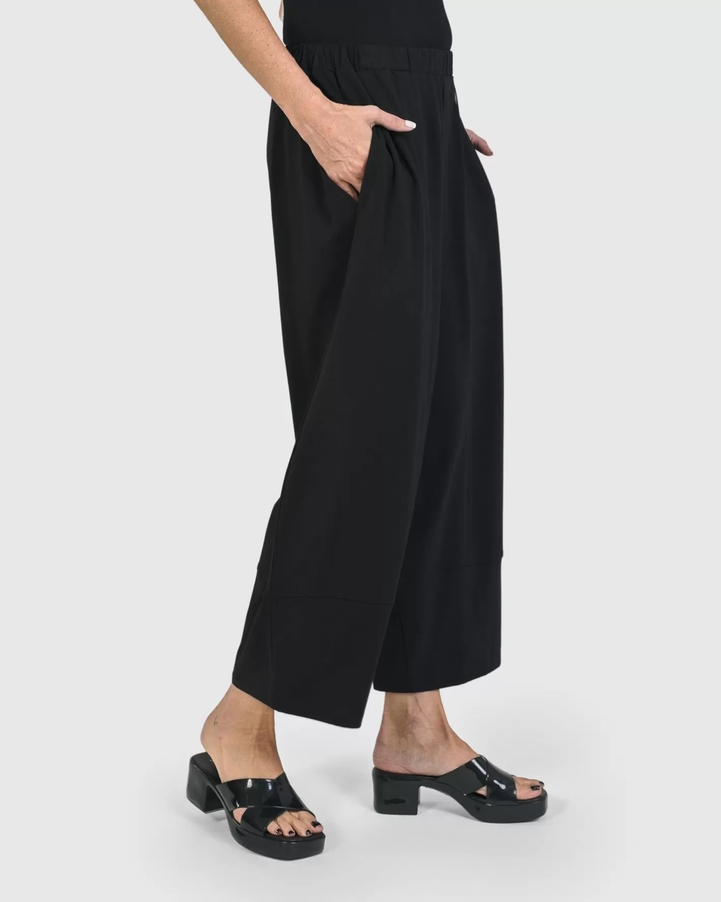 Urban Brooklyn Lantern Pants, Black-ALEMBIKA Best Sale