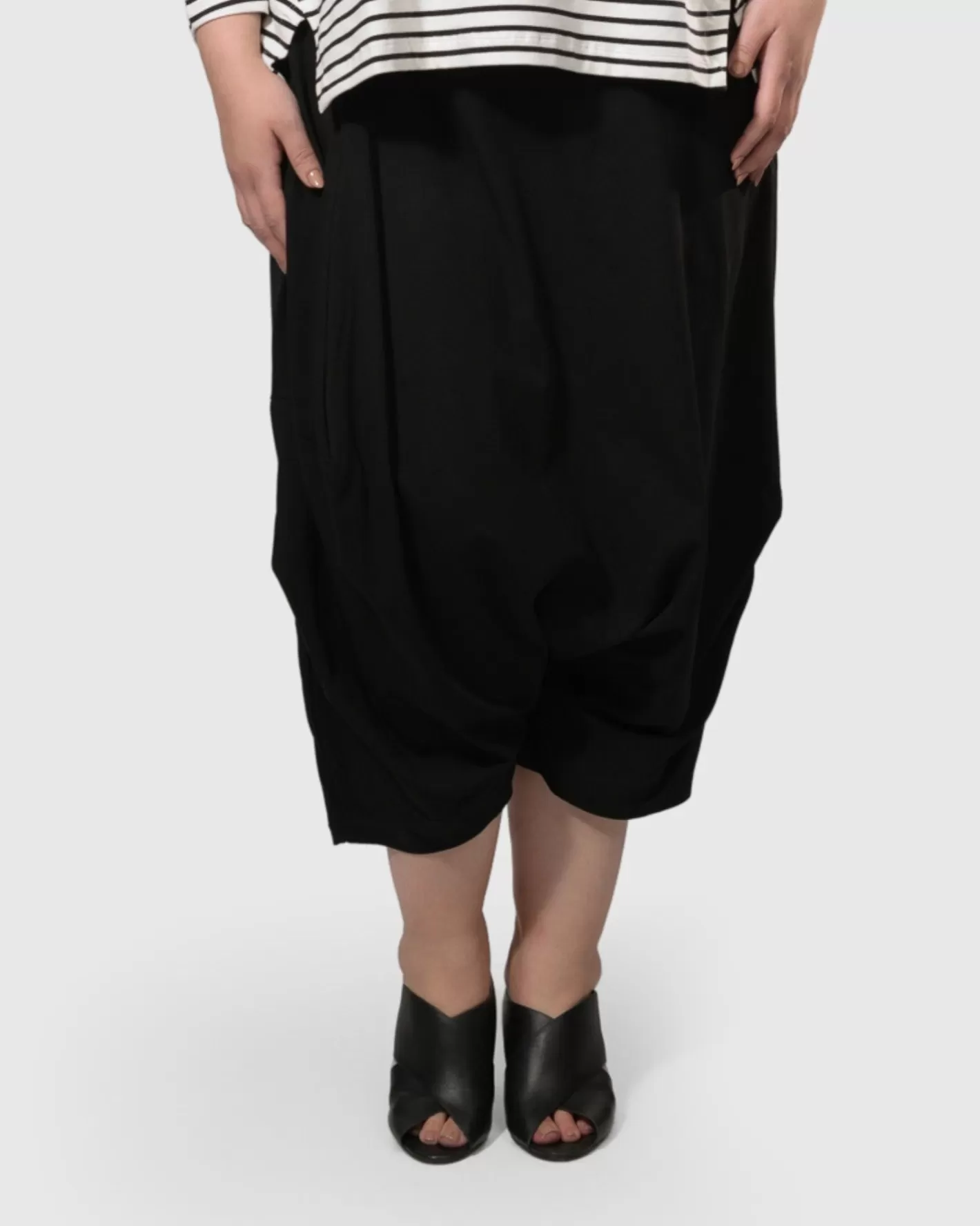 Urban Crop Harem Pants, Black-ALEMBIKA Outlet