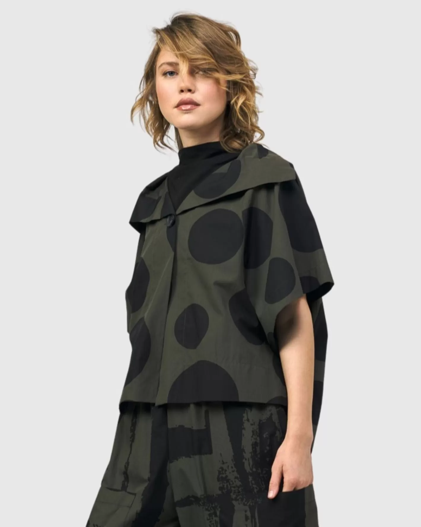 Urban Dots Kiku Cape Jacket, Khaki-ALEMBIKA Online