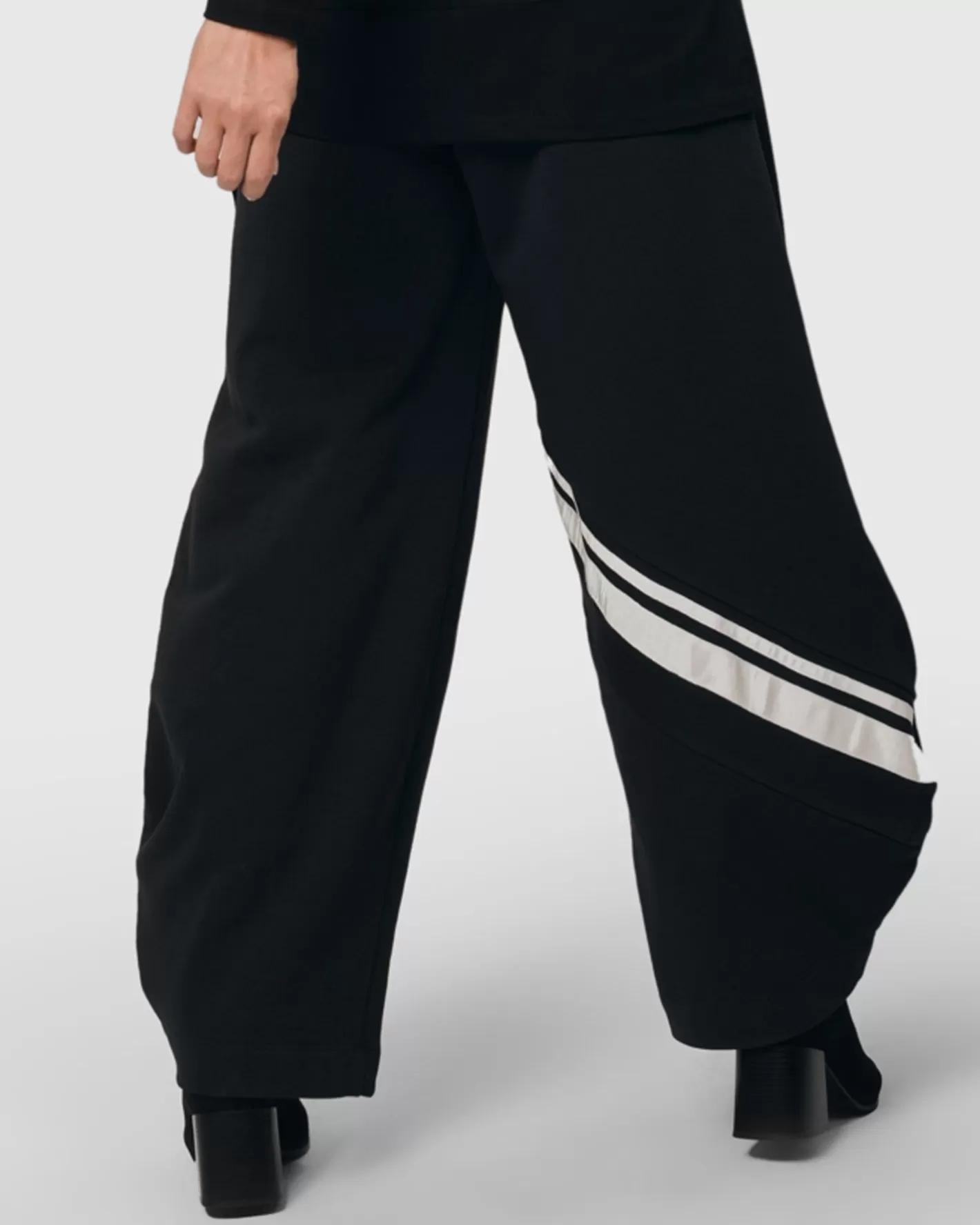 Urban Ribbon Punto Pants, Black-ALEMBIKA Best