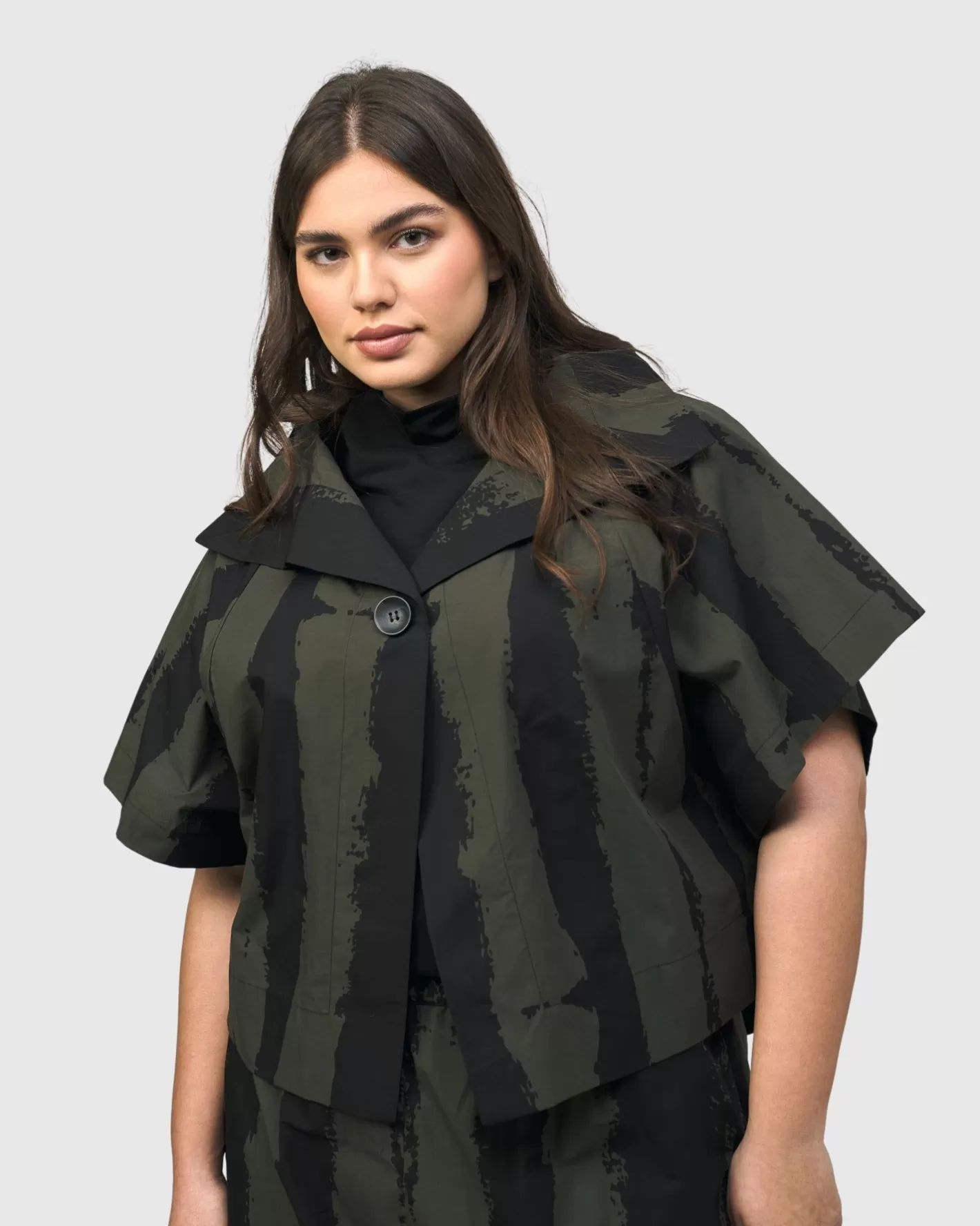 Urban Sakura Cape Jacket, Khaki-ALEMBIKA Hot